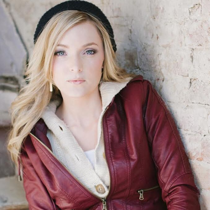 Anna Kaelin Headshot