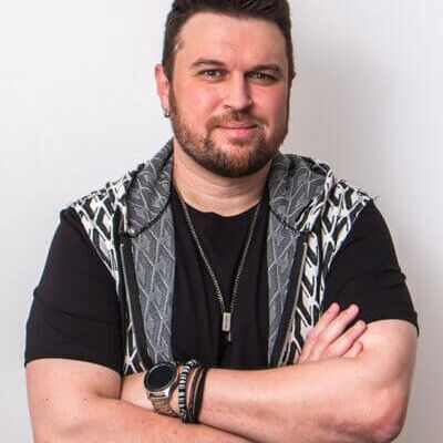 Fernando-Zimmerman-Headshot-Resized-1-400x518