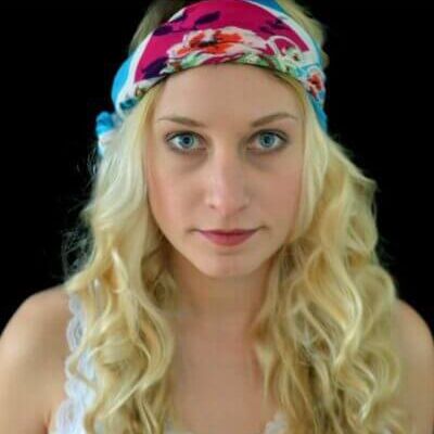 julie-d-400x413